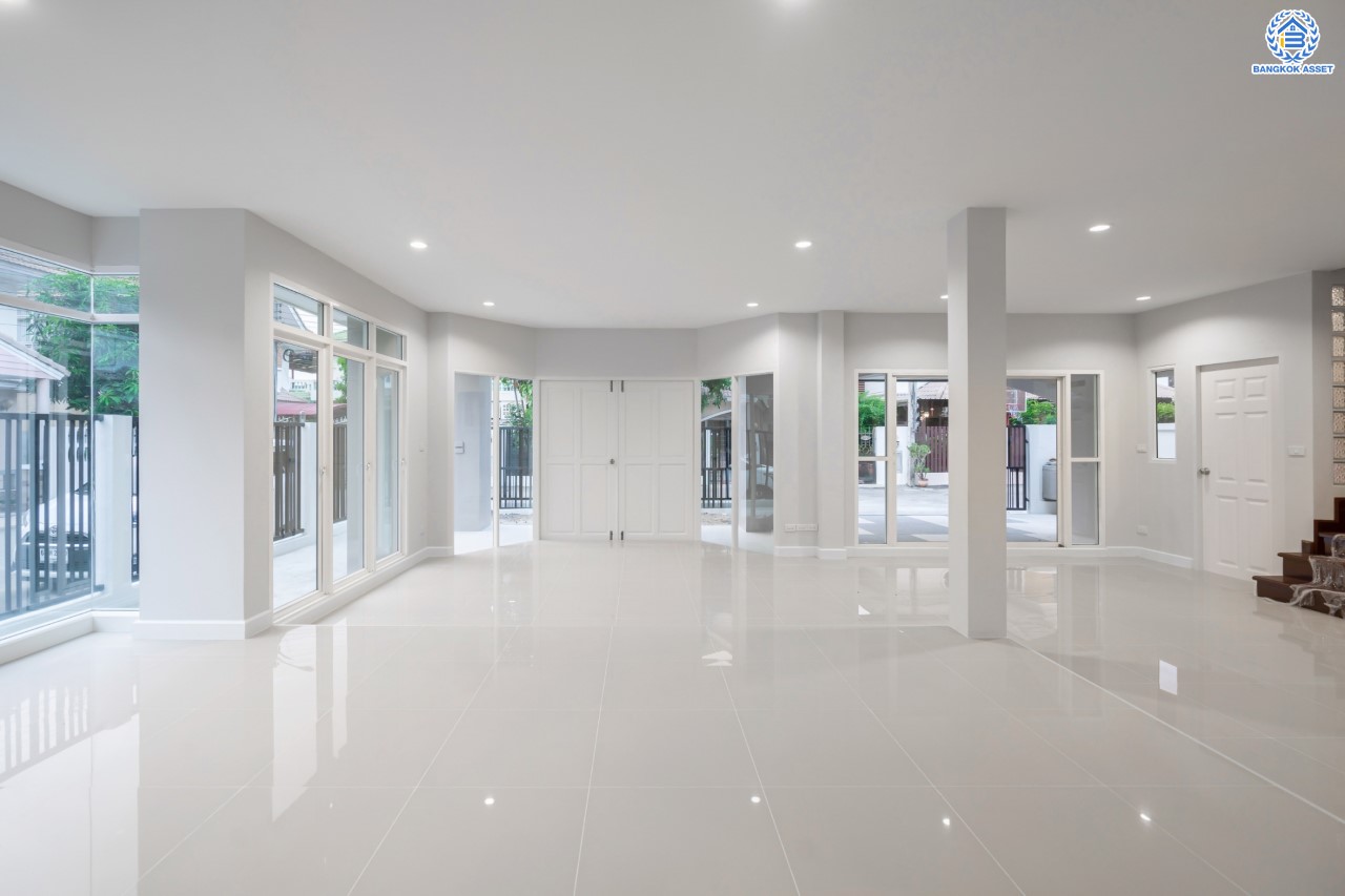 บ้านมือสองตกแต่งใหม่ ม.รัชชา2 บางใหญ่ หลังมุม เนื้อที่ 59 ตร.ว. ฟังก์ชัน 3 ห้องนอน 3 ห้องน้ำ 1 ห้องอเนกประสงค์ จอดรถได้ 2 คัน บนทำเลเชื่อมต่อถ.กาญจนาภิเษก ใกล้เซ็นทรัลเวสต์เกต ทางด่วน "กาญจนาภิเษก" และรถไฟฟ้าสายสีม่วง "สถานีตลาดบางใหญ่"